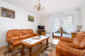 Apartament z Widokiem na Góry Balkon i Parking by Noclegi Renters